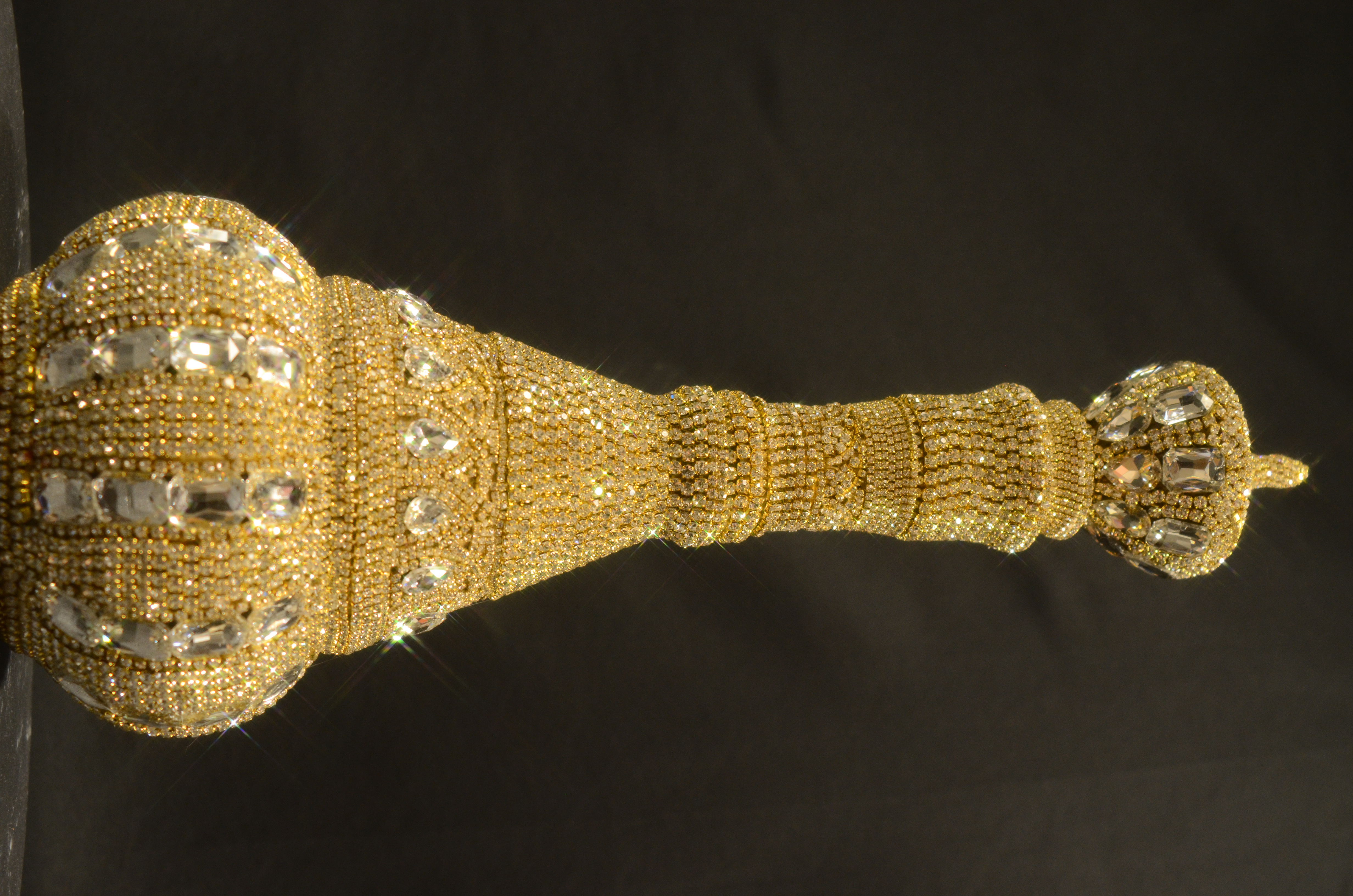 Ethereal Elegance: Crystal and Gold Genie Bottle – Collector's Dream